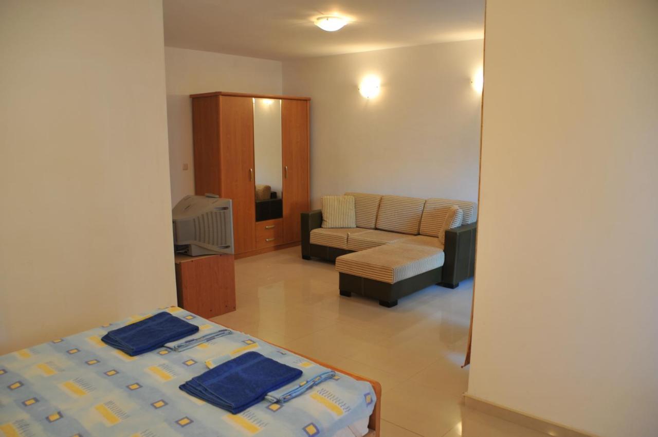 Apartment Viktoria *